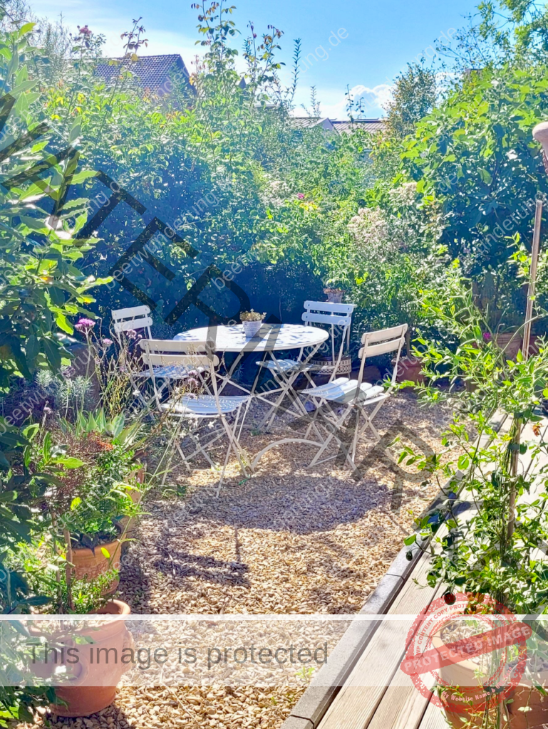 Sitzplatz
Lieblingssitzplatz
beetwunderung.de
terrasse
Gartenstühle
Gartentisch
sven beck
blüh auf!
Gartenbuch